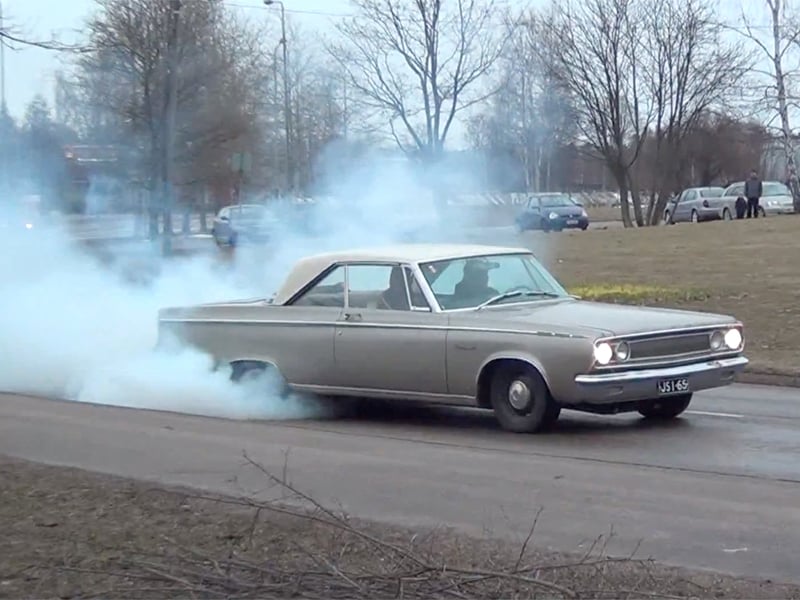 Video: Musclecars And Burnouts - Who Doesn't Love A Good Burnout?