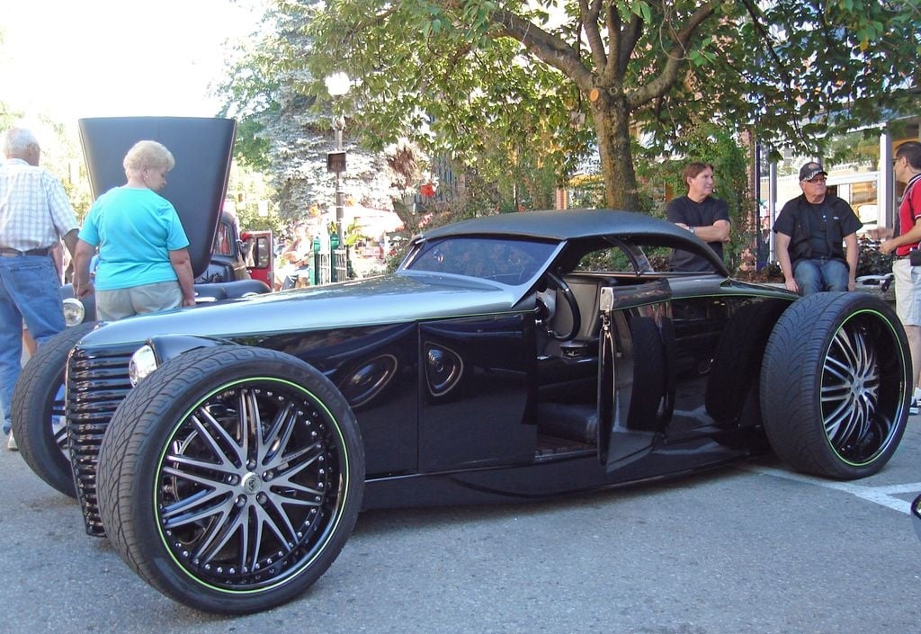 Video: 1930 Ford Model A Meets Prowler-Esque End