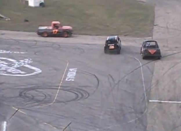 Video: Nasty Figure Eight Racing Crash