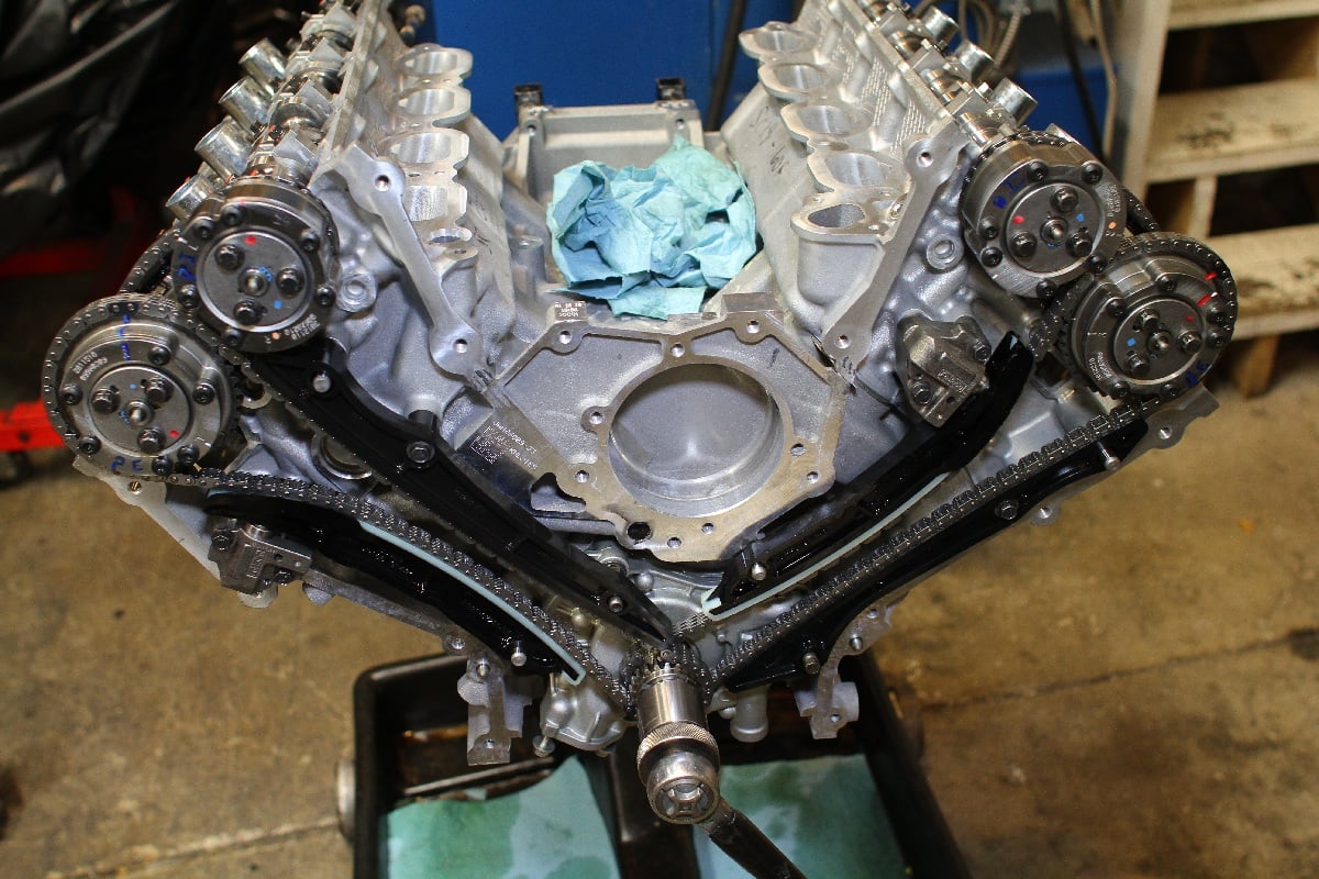 1,000 HP Low Compression Coyote Engine Build Part 2 – The Long Block
