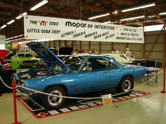 Video: 1969 Plymouth Barracuda Sox & Martin Ball Stud Hemi