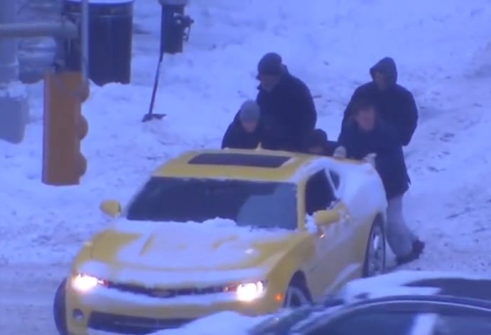 Video: 5th Gen Camaro Caught in NYC Blizzard Makes Bloomberg Cameo