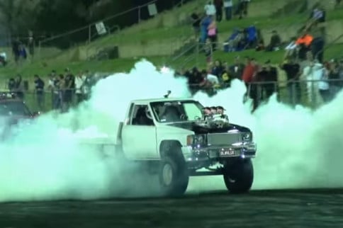 Video: Australian Toyota Hilux Pickup Foregoes Mudding For Burnouts