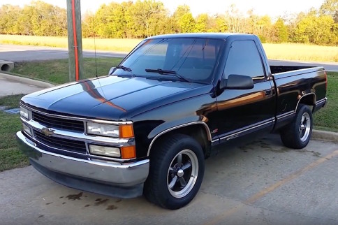Video: Junkyard 5.3 Liter LS Swap Into A '88-'98 Truck Done Right