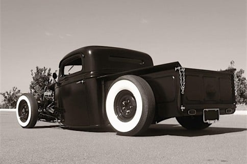 Video: Taking A Ride In Hunter Speed & Kustoms 1935 Ford Pickup