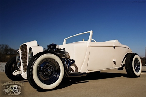Video: Drool Over This White Hot 1933 Plymouth Roadster